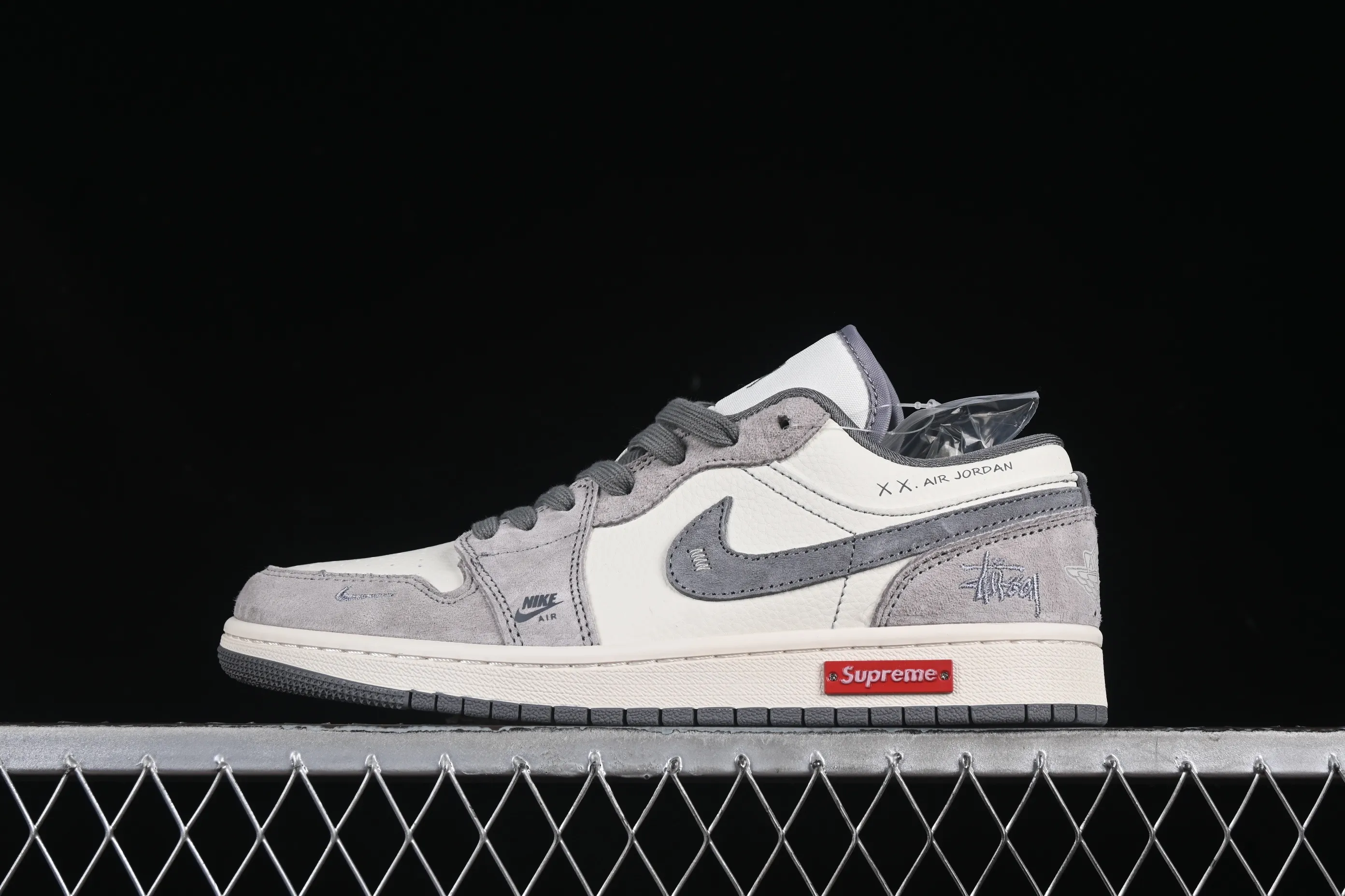 All categories Air Jordan Jordan series basketball shoes Air Jordan 1 Low High-end customized low-top sneakers Air Jordan 1 Low AJ1 Joe 1 Stussy co-branded beige metal label High-end customized low-top retro basketball shoes SJ9950-053